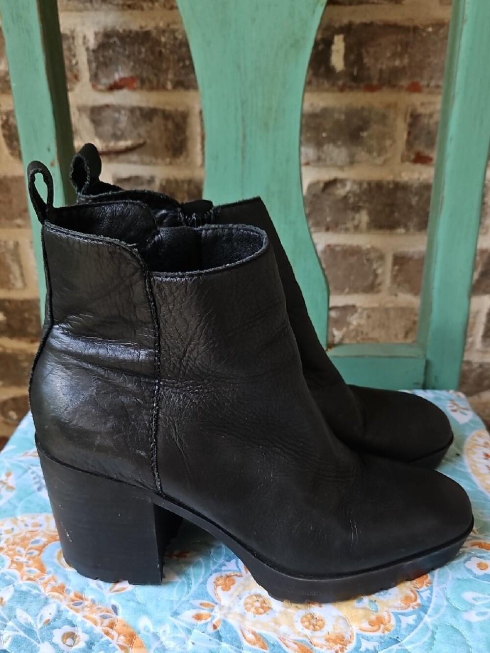 Lucky Brand Lk Worrin Black Leather Heeled Lugged Ankle Booties - Picture 4 of 7